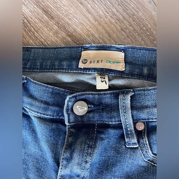 Roxy Denim Low Rise Flare Blue Jeans Y2K Tall sz 1 / 25 - Picture 3 of 9